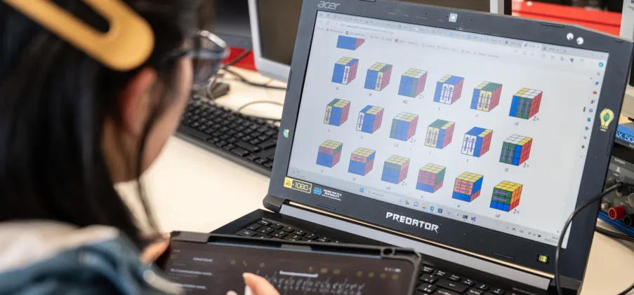 MAKER : une option découverte de 2ᵉ année pour nos étudiants touche à tout !