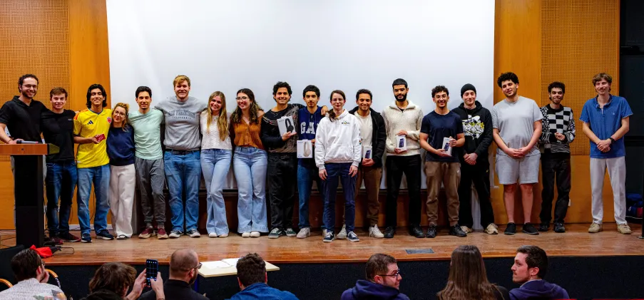 24 heures et un thème festif… Retour sur les 10 ans du Hackathon ENSEA !