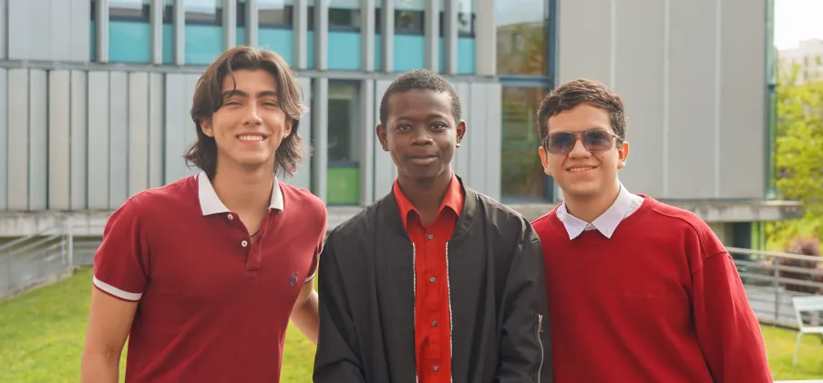 L'excellence de trois étudiants en double diplôme récompensée par une bourse académique !