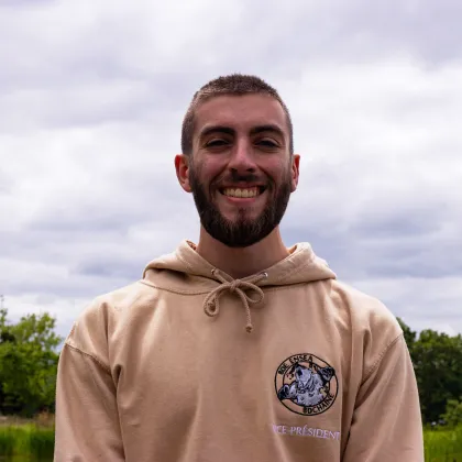 Le point fort de la formation, c’est le très bon niveau des enseignants et des cours dispensés, qui font de nous des experts